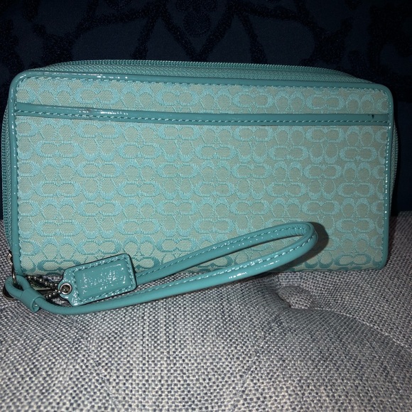 Coach Handbags - COACH Wallet